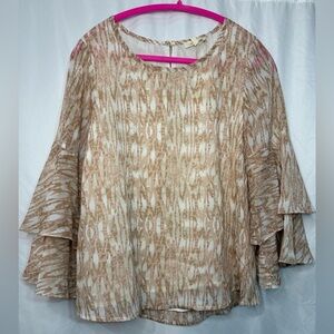 NWT‎ Mystery Beige Patterned Bell Sleeve Top Size Small